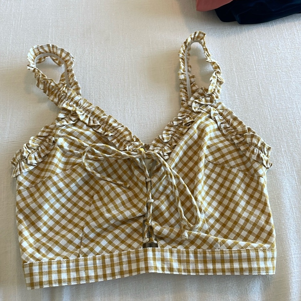 The cutest gingham crop!